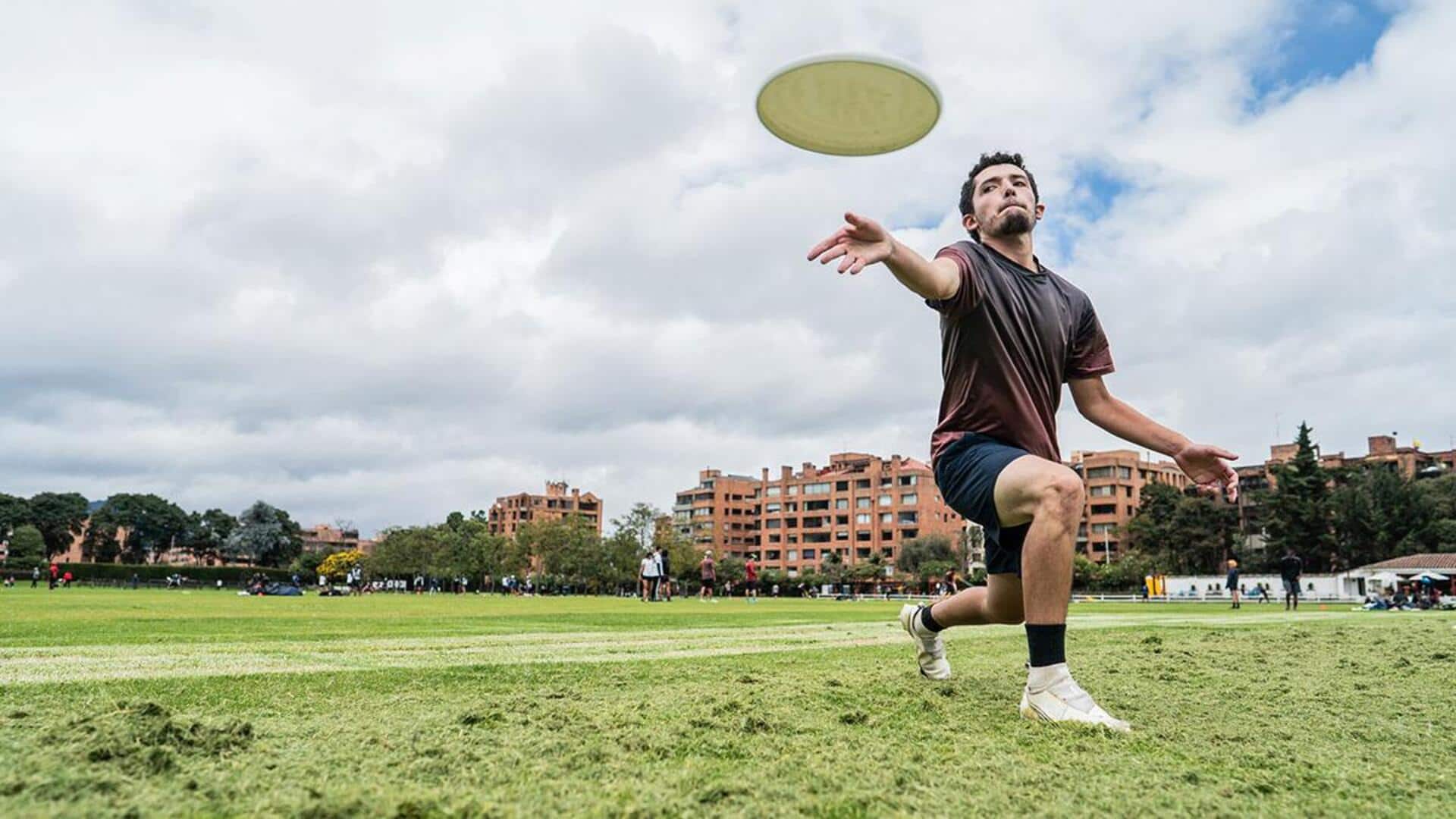 Does frisbee or badminton build upper body strength better?