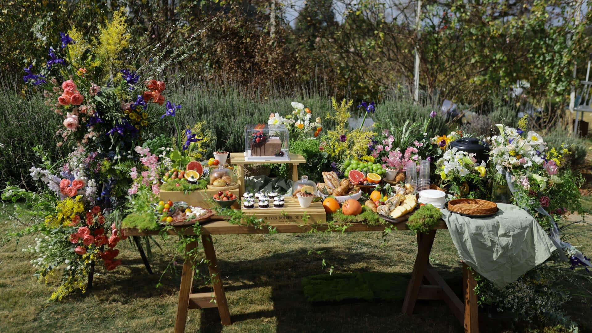 Hosting a garden brunch? Here's a sustainable guide