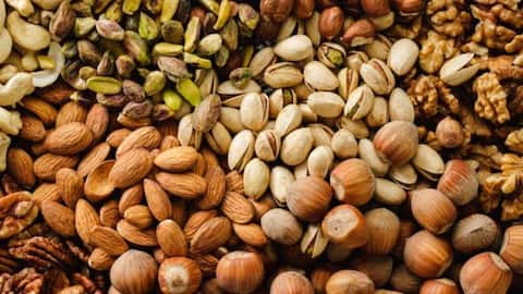 Pistachios v/s walnuts: Comparing their nutrition