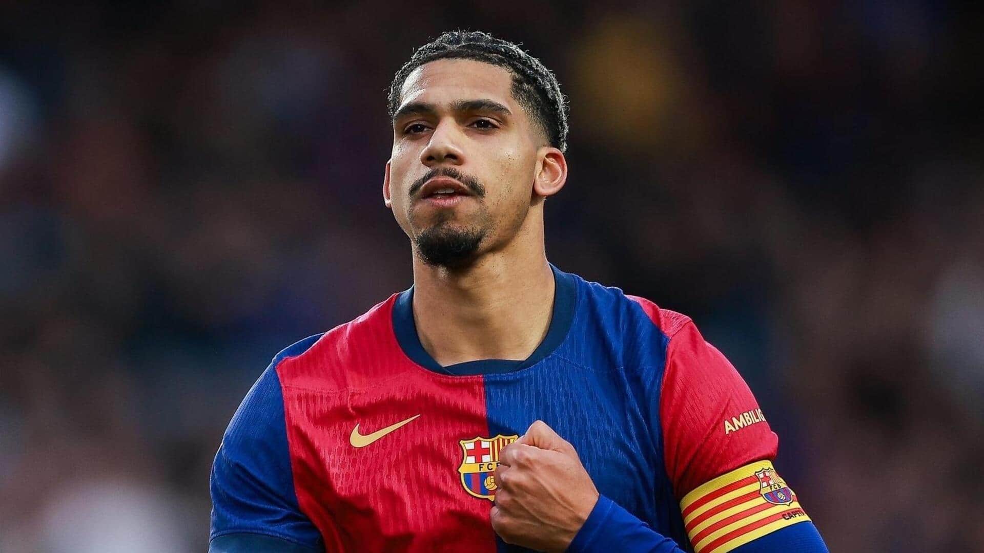 Liverpool agree deal for Barcelona defender Ronald Araujo on loan