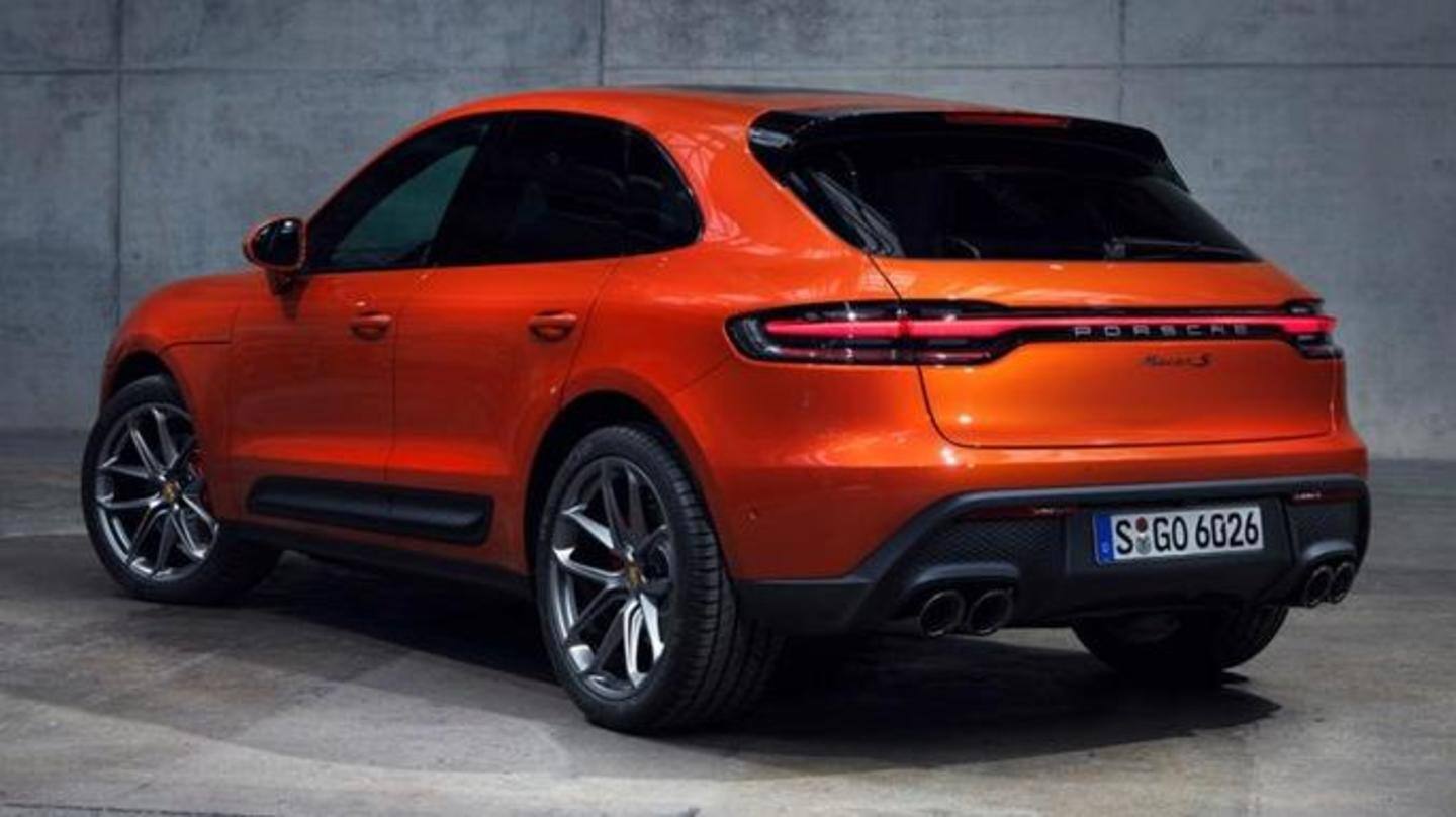 The car has LED headlights with Porsche Dynamic Light System The car has LED headlights with Porsche Dynamic Light System
