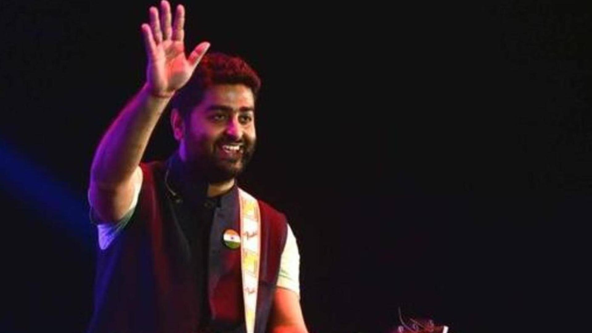 Handshake went wrong: Arijit Singh left injured after Aurangabad concert