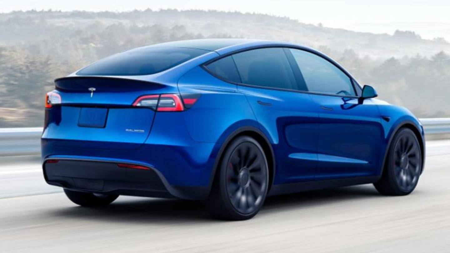 The car has a glass roof and LED headlights The car has a glass roof and LED headlights