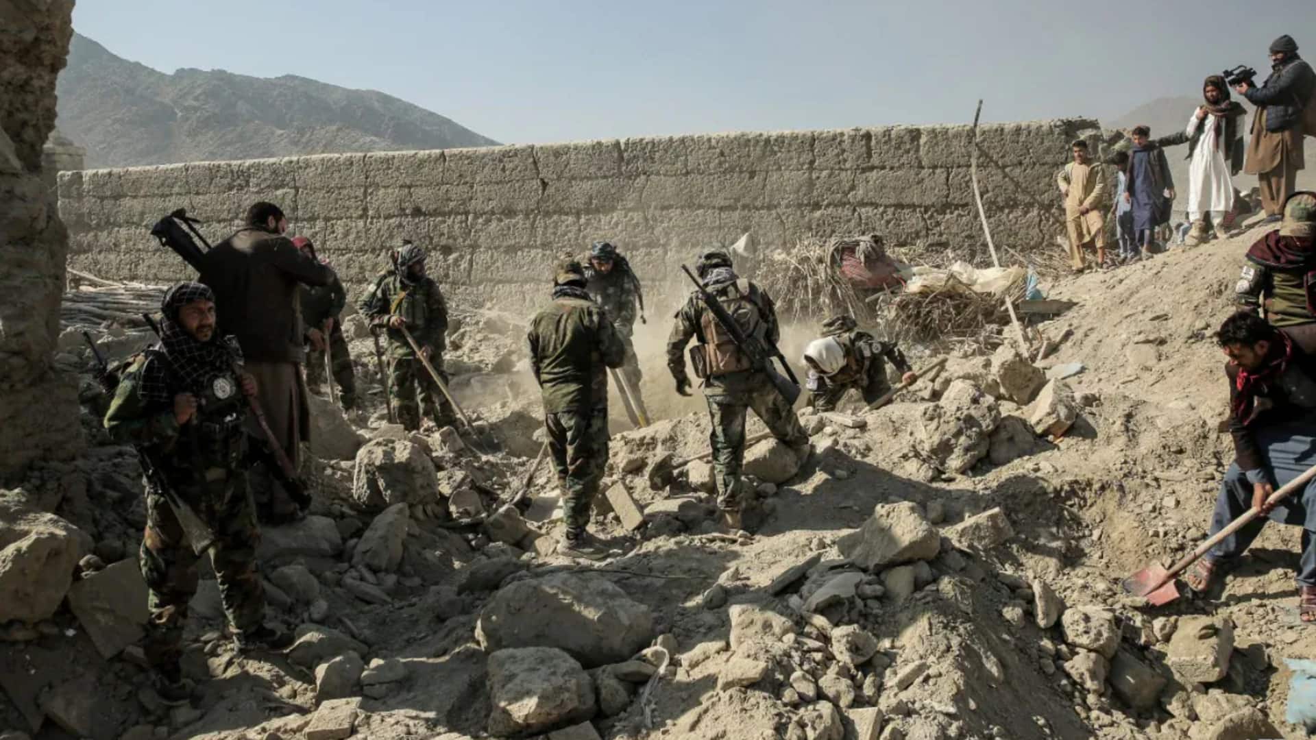 Taliban seizes Pakistani posts; Islamabad launches major retaliatory operation