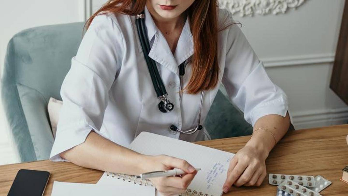 Apply an acne-fighting agent after consulting your doctor Apply an acne-fighting agent after consulting your doctor