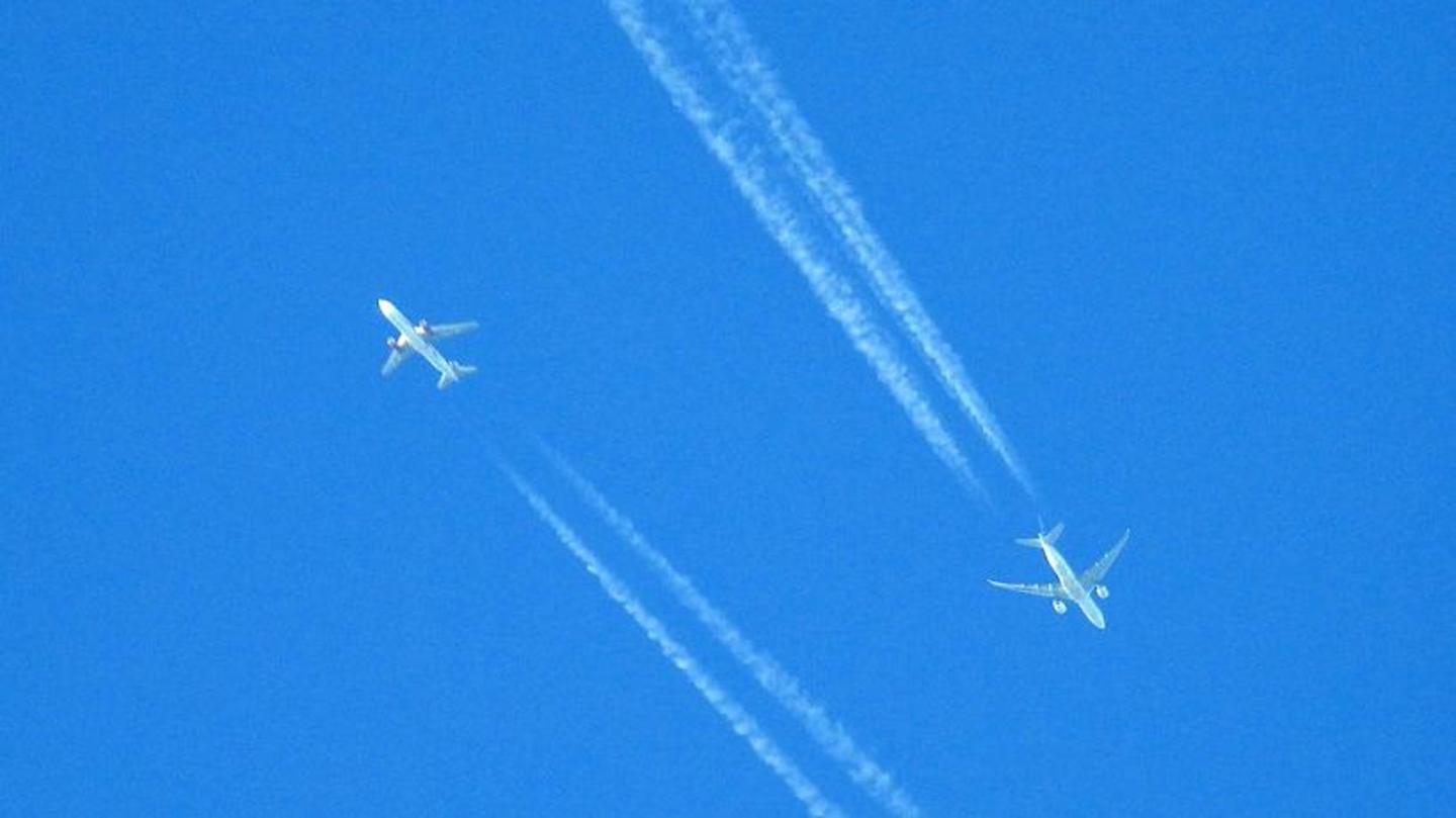 Both aircraft became reciprocal to each other at different altitudes Both aircraft became reciprocal to each other at different altitudes