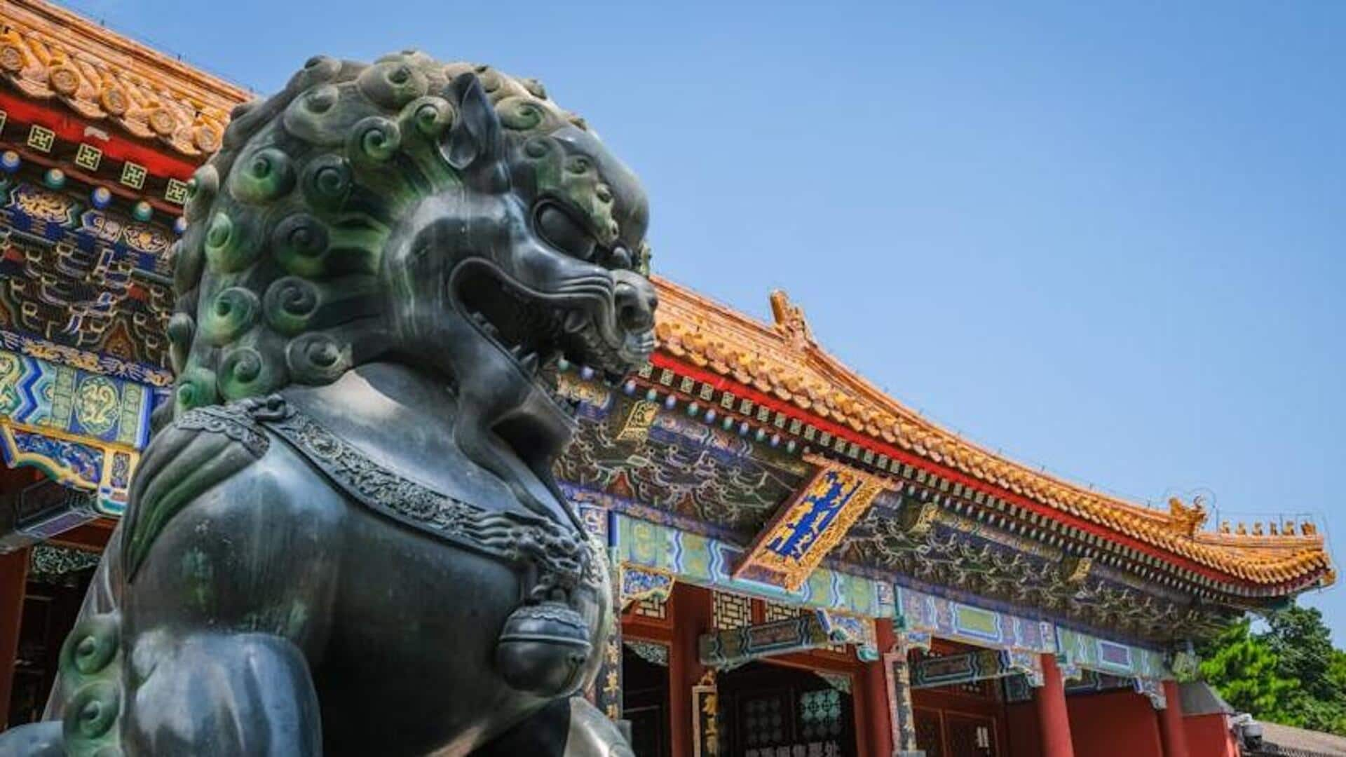 Wander the imperial palaces of Beijing