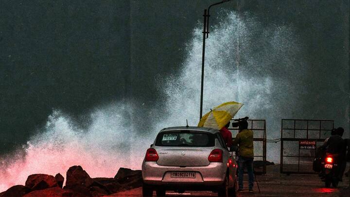 Cyclone Mandous nears Tamil Nadu; Chennai airport cancels all flights