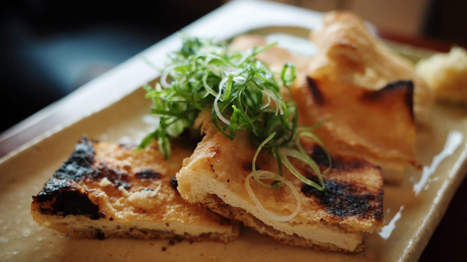 How to make crispy tofu and chive pancakes at home