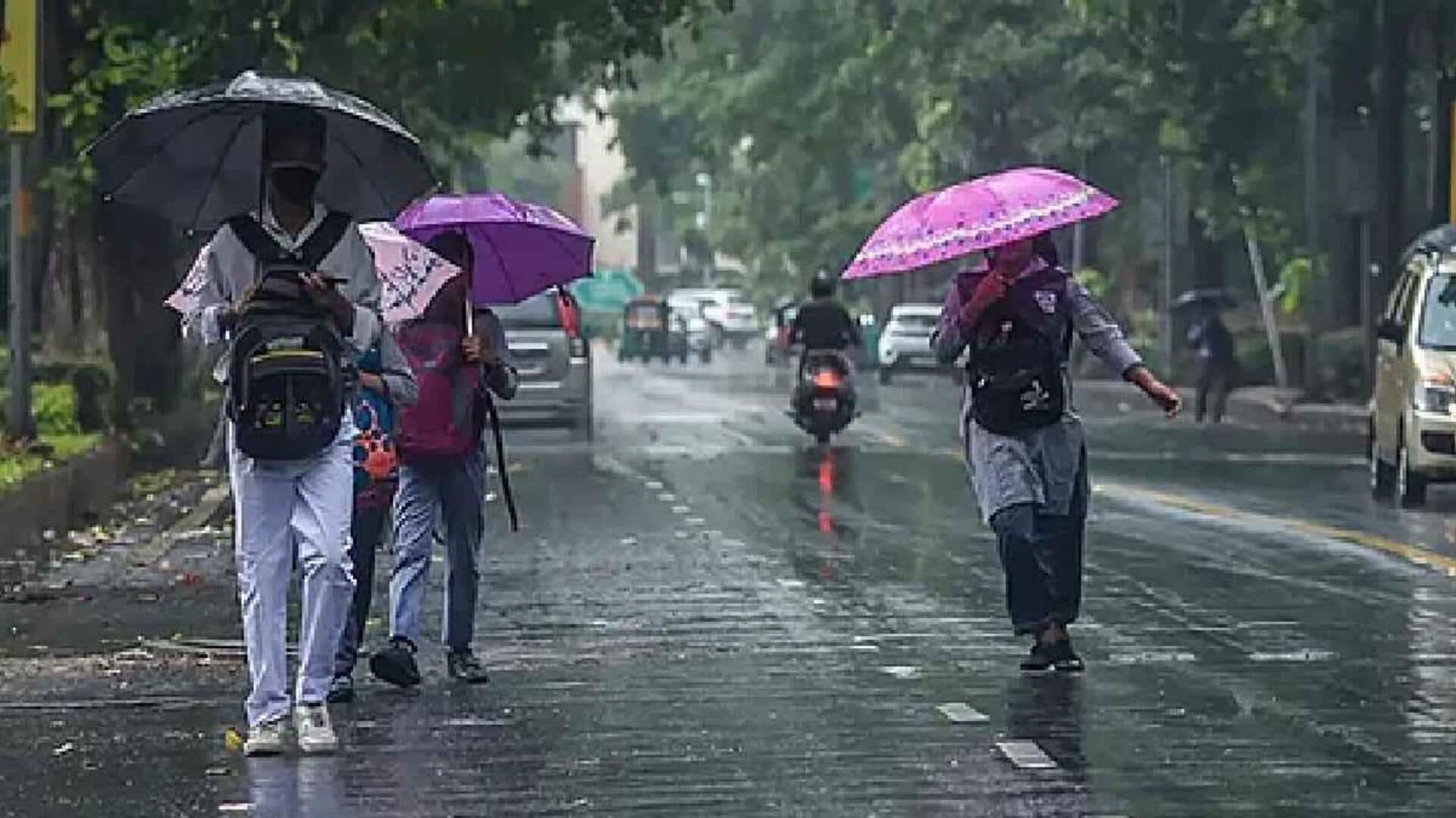 Light rain lashes Delhi-NCR; red alert in parts of MP Light rain lashes Delhi-NCR; red alert in parts of MP