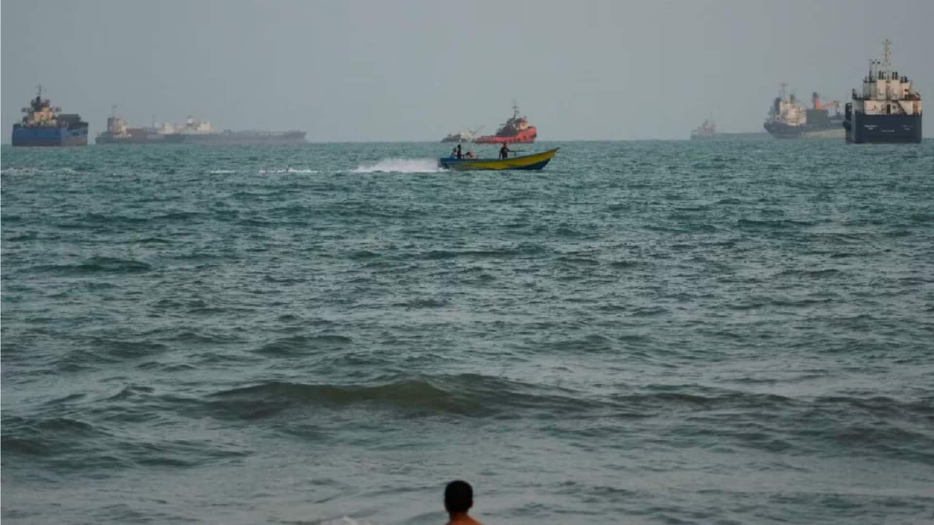 US destroys 3 Iranian oil tankers after missile attack