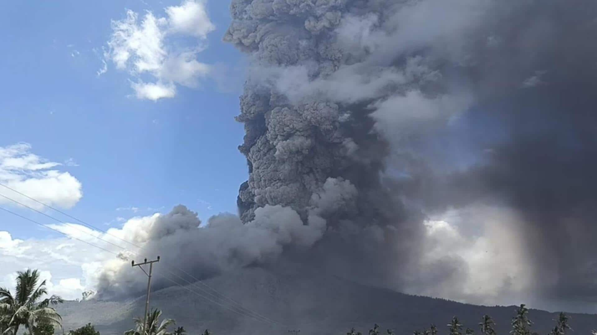 Flights to Bali canceled after volcano spews ash cloud