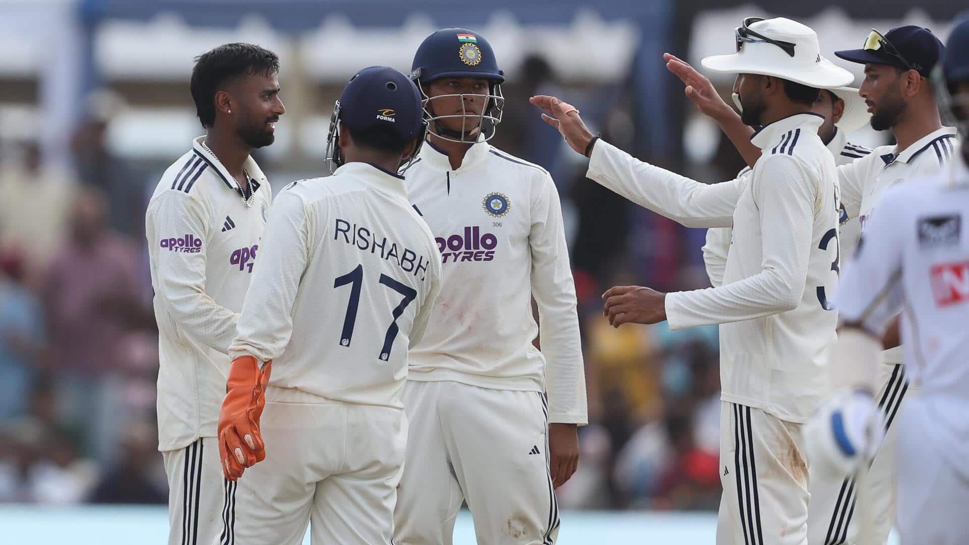 Galle Test: India bowl out SL, lead by 178 runs 