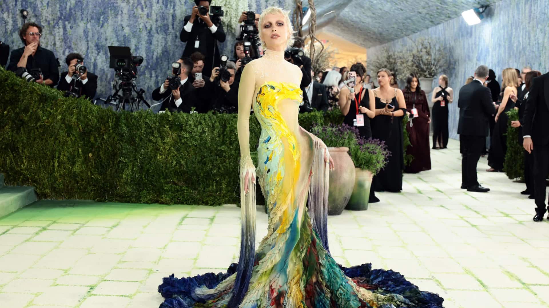 How did Emma Chamberlain nail her Met Gala 'glassy' skin 