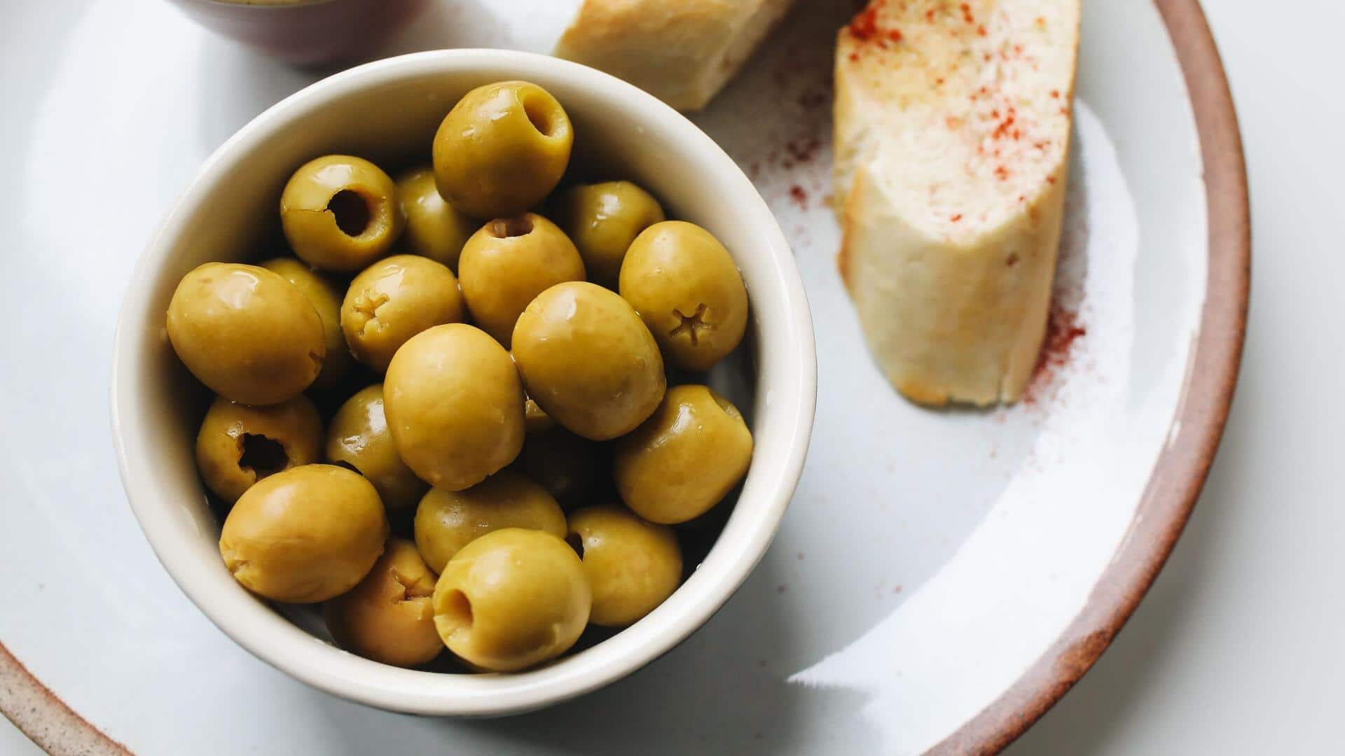 Olives v/s capers: Which pickled food is better for you?