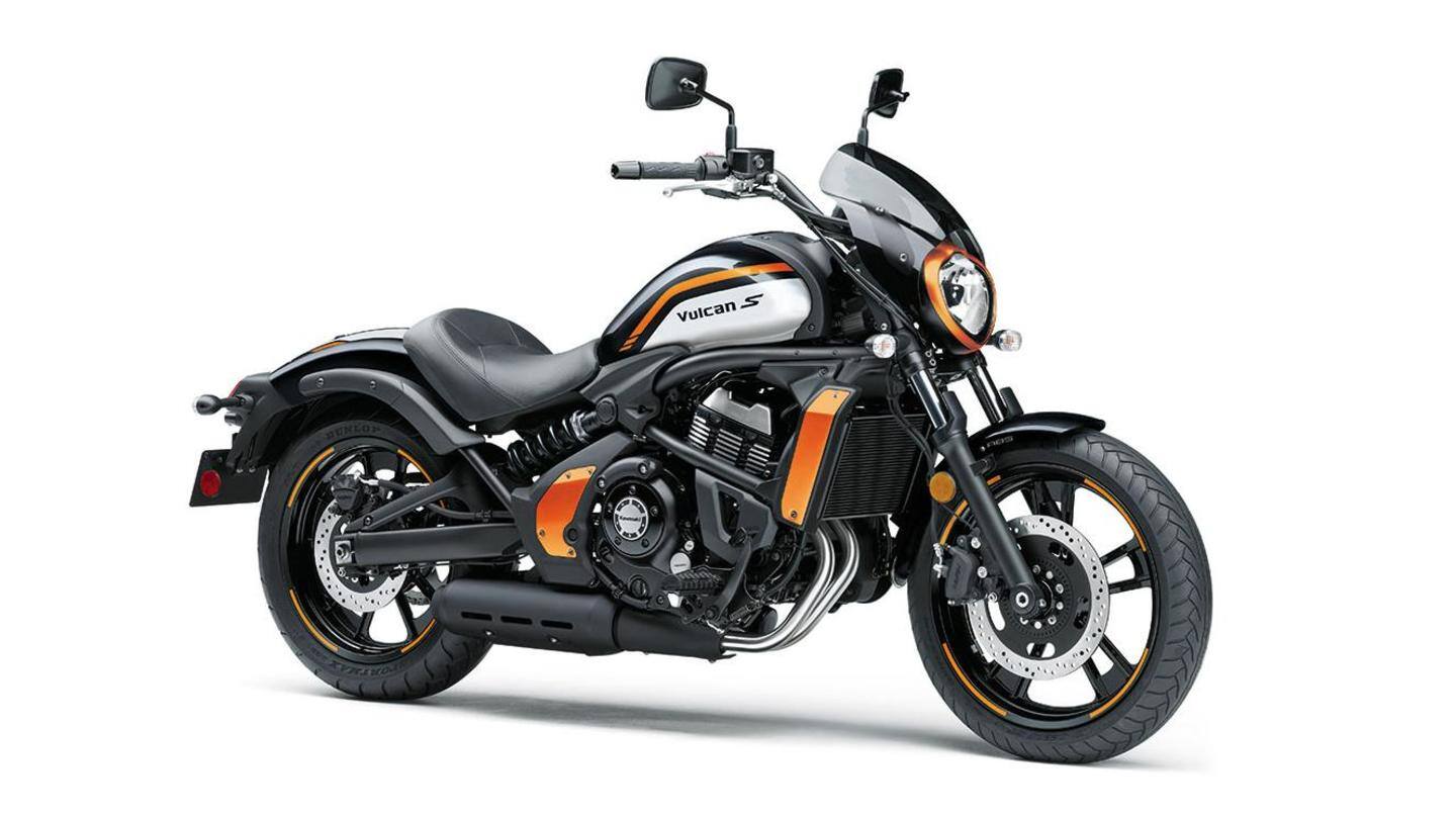 The bike offers a semi-digital instrument console and full-LED lighting The bike offers a semi-digital instrument console and full-LED lighting