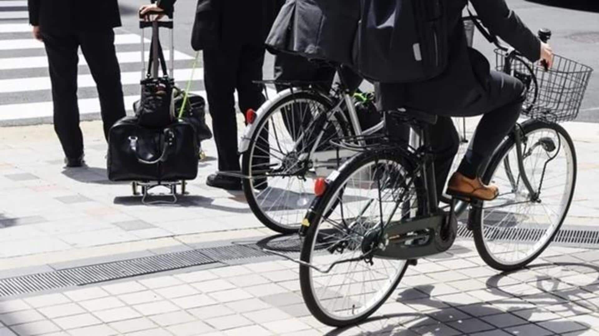 Japan: Jail-time for those cycling using phone or drunk