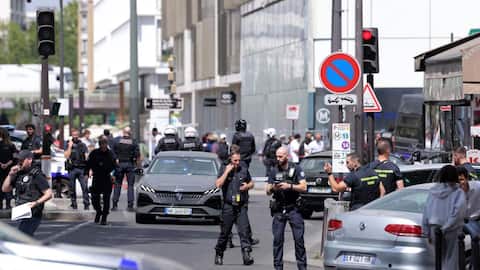 Paris: Man stabs 3 women, 2 critically injured