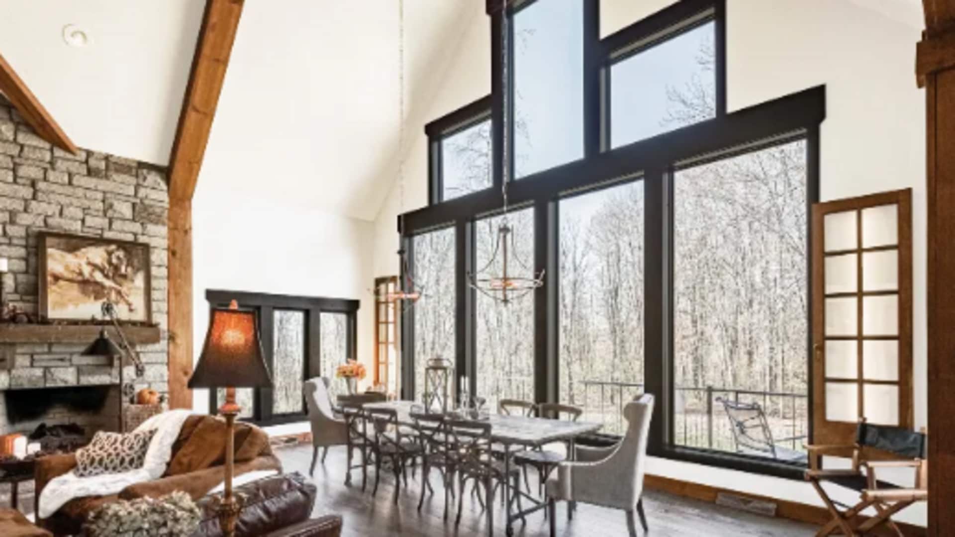 Why decorating windows with bold frames is a great idea!