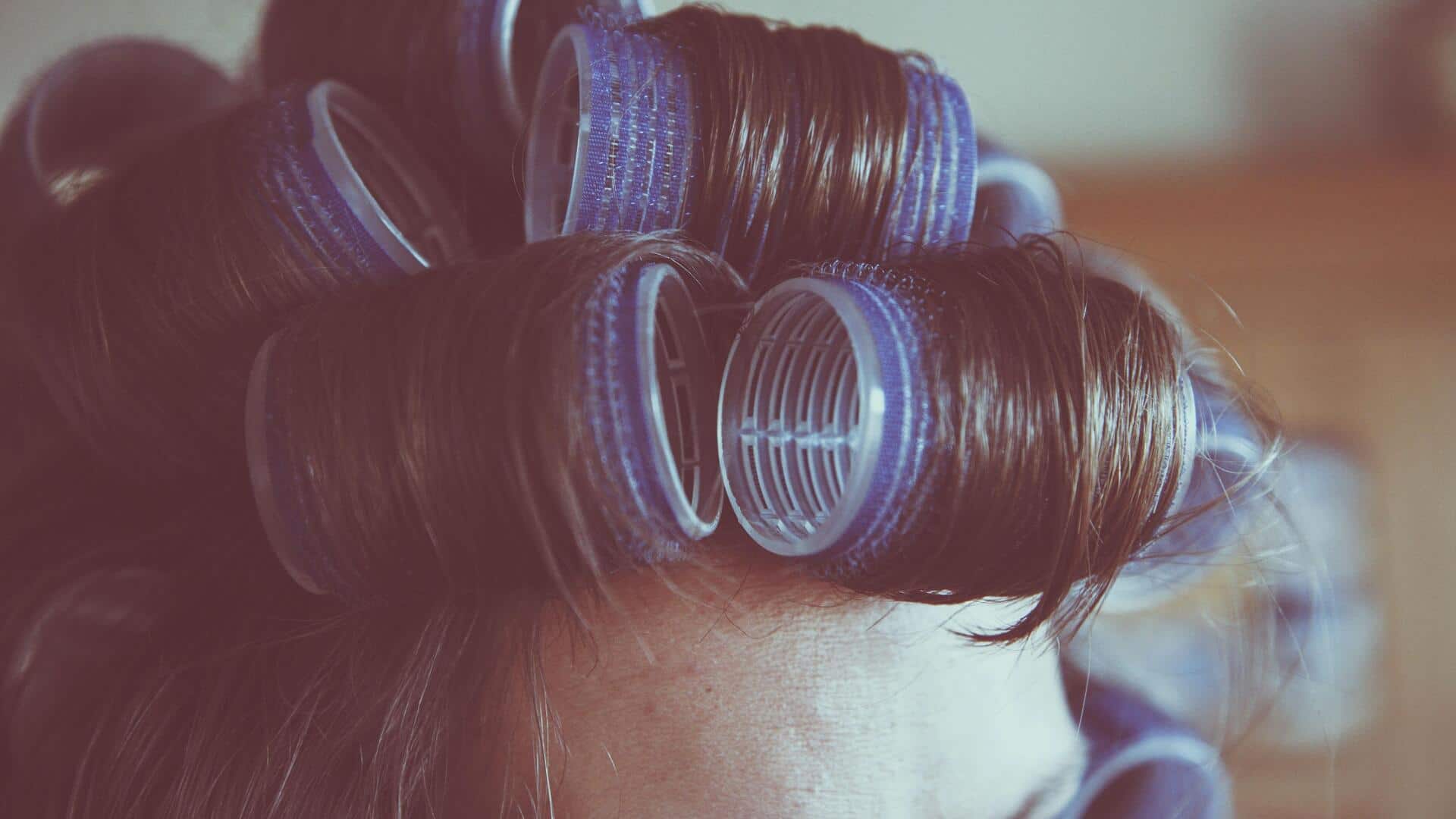 How to create a timeless pin roll-up hairstyle