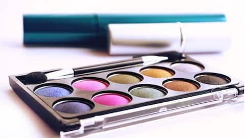 Create an iridescent makeup look with this mini-guide