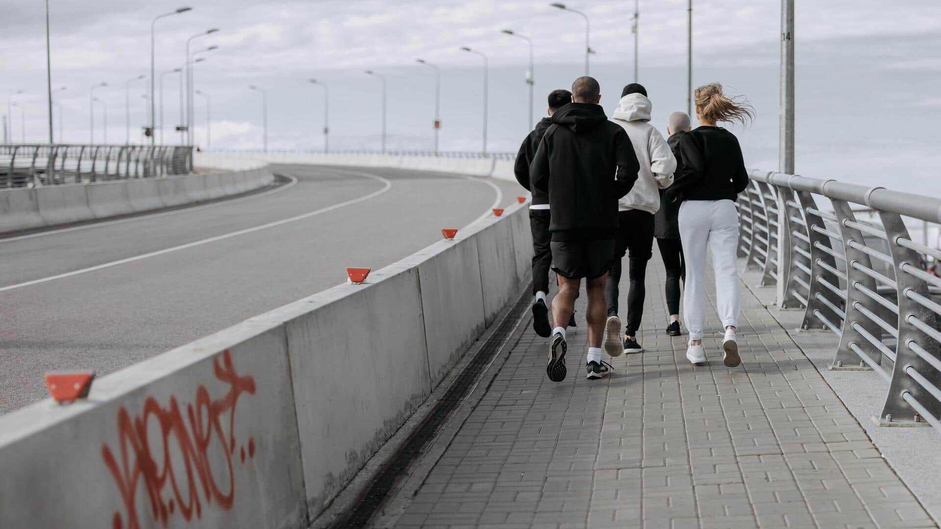 The unexpected benefits of jogging with friends