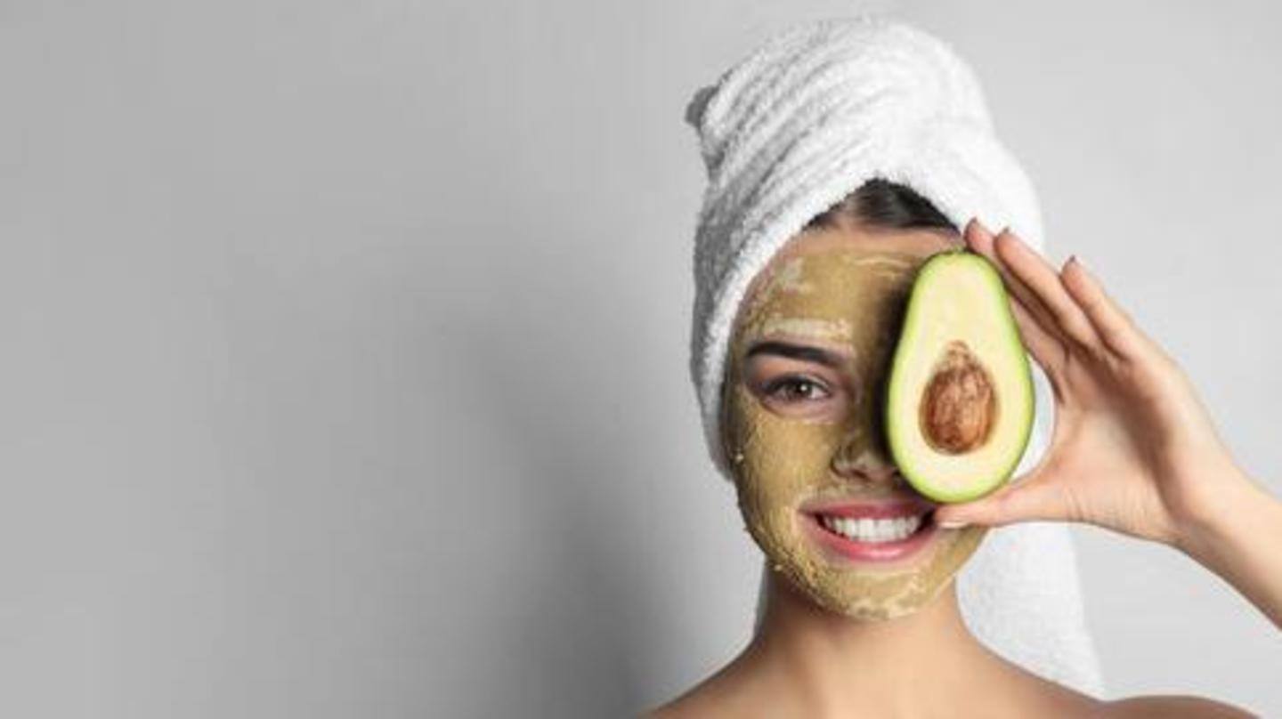 Avocado and turmeric mask lightens spots and brightens the skin Avocado and turmeric mask lightens spots and brightens the skin