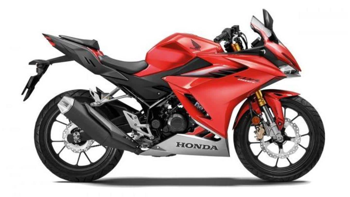 There are disc brakes on both the wheels There are disc brakes on both the wheels