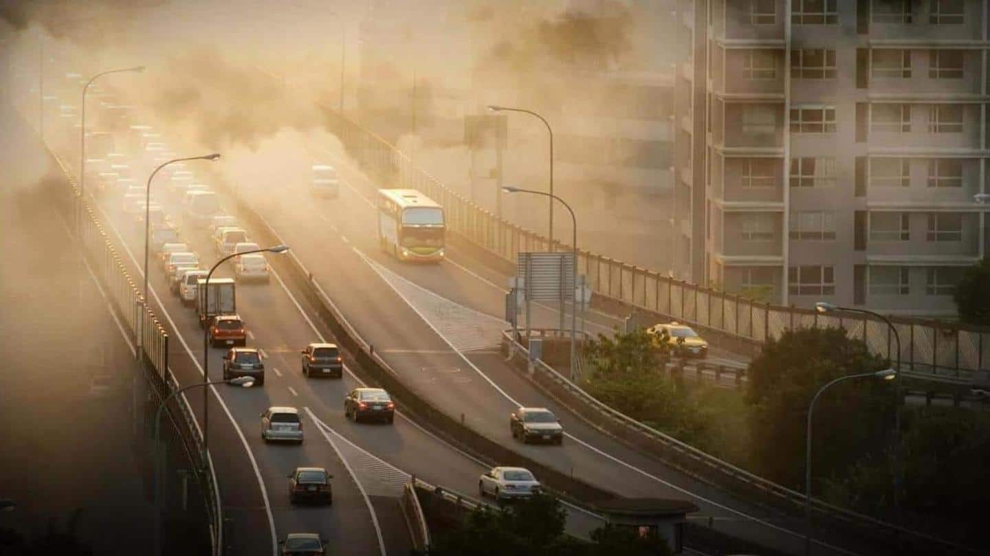 Air quality slips to 'very poor' in Delhi and Noida