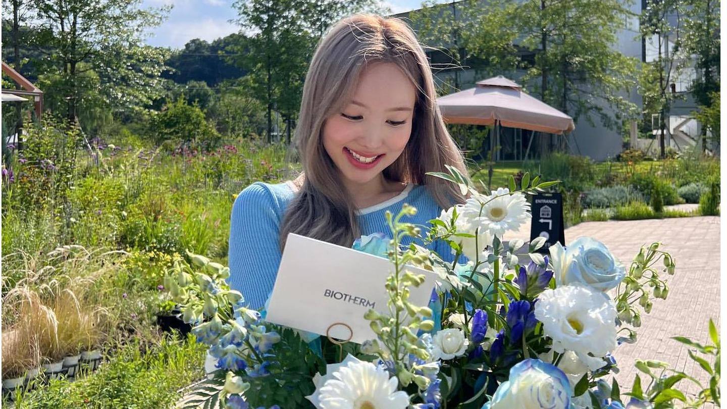 Fans across the world celebrate TWICE singer Nayeon's birthday!