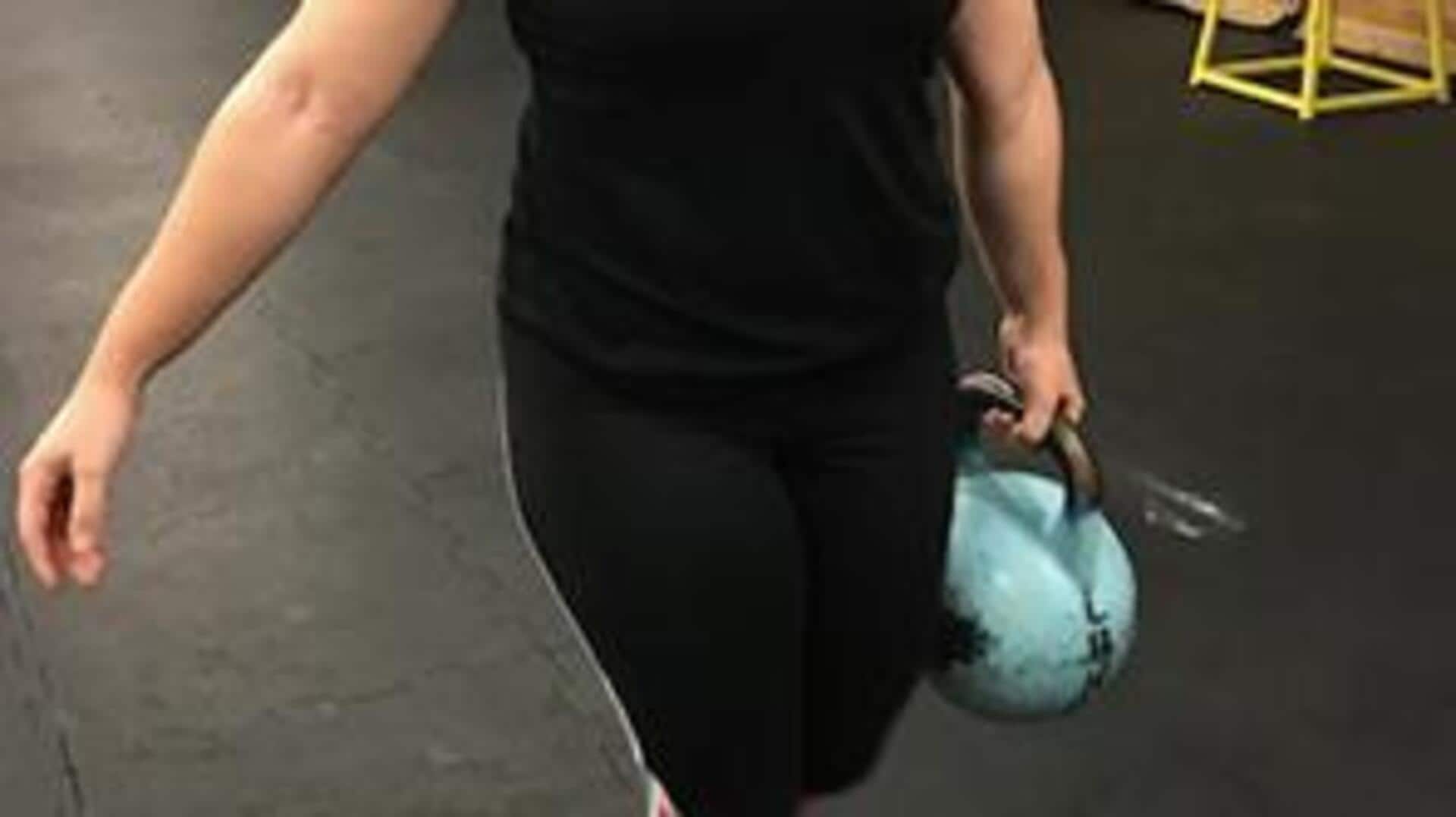 Single-arm farmer's walk: Benefits and technique