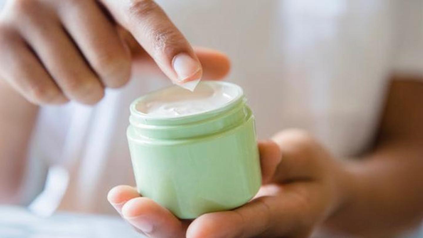 Mistake 3: Not moisturizing armpits regularly with lotion or oil Mistake 3: Not moisturizing armpits regularly with lotion or oil