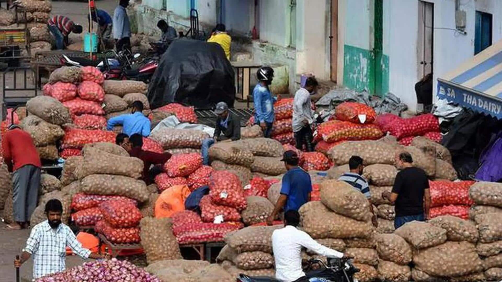 Wholesale inflation stays negative for 7th consecutive month in October