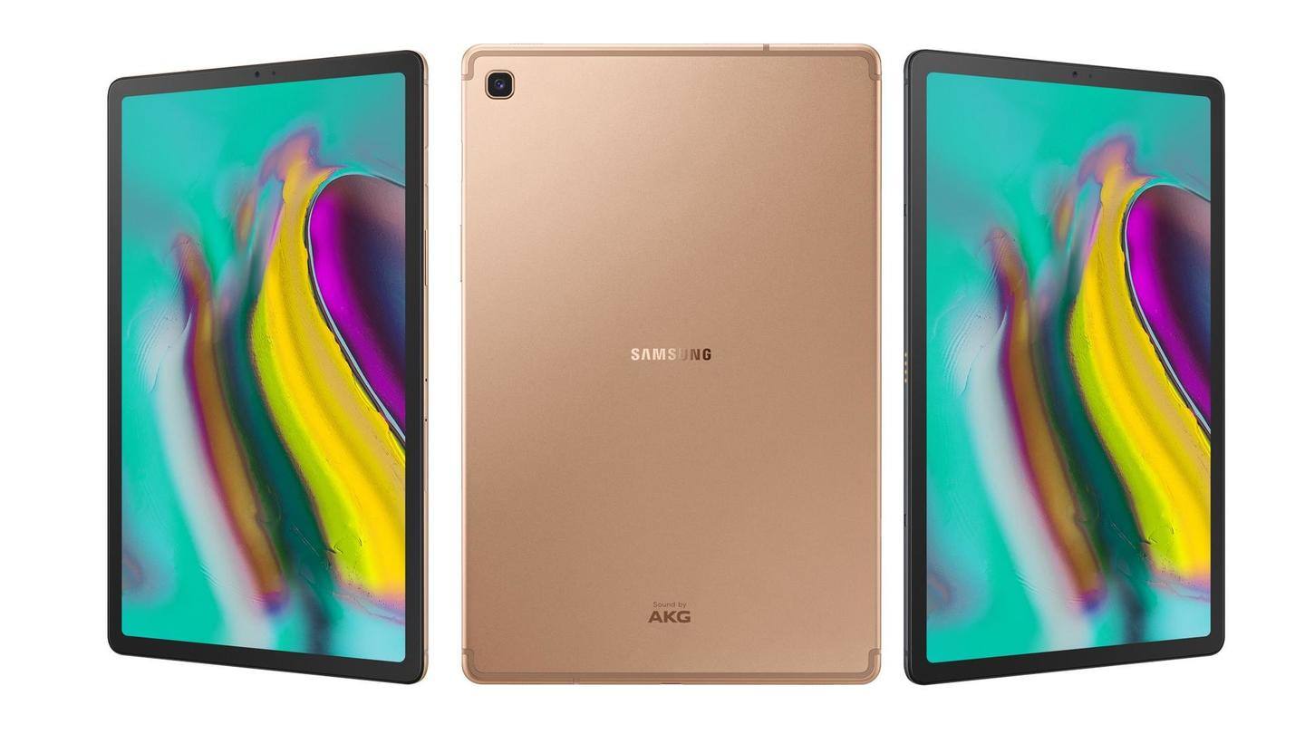 The tablet offers a Super AMOLED screen The tablet offers a Super AMOLED screen