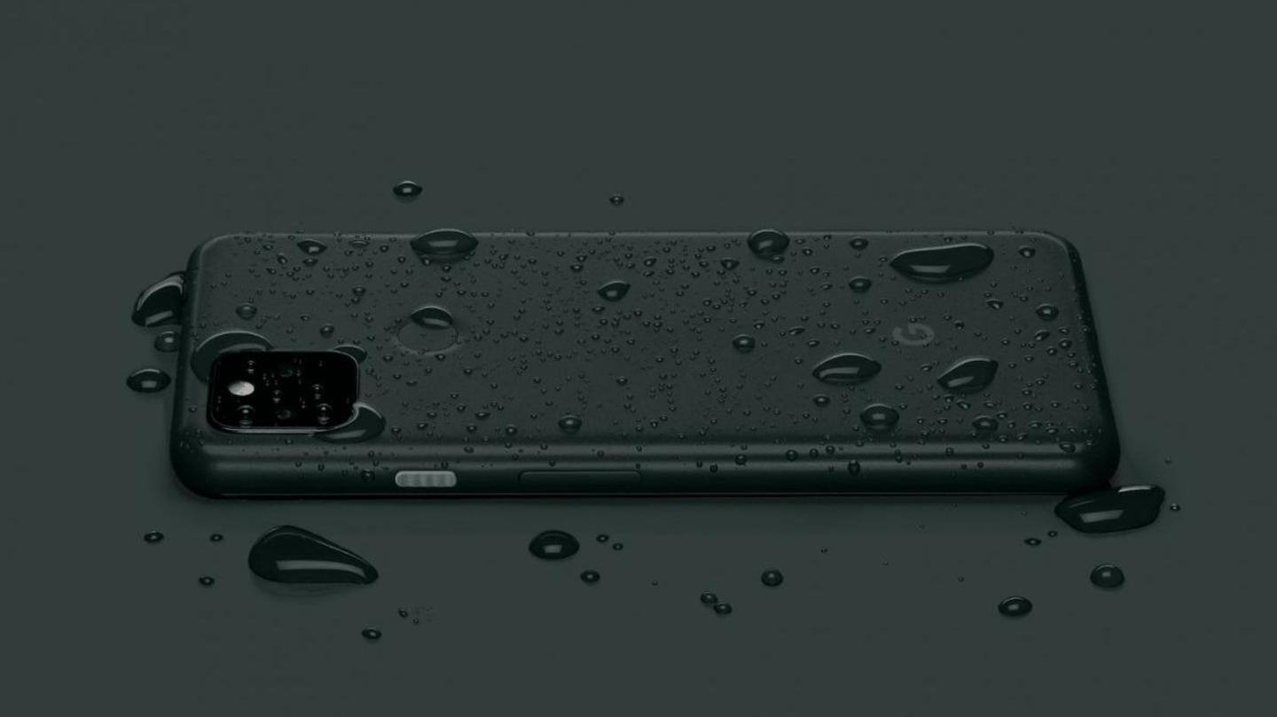 The phone bears a Full-HD+ OLED screen The phone bears a Full-HD+ OLED screen