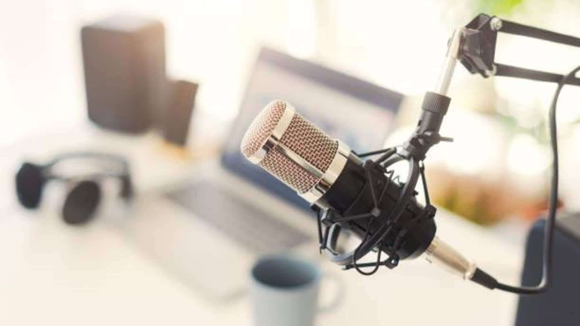 5 reasons why you should listen to podcasts daily 5 reasons why you should listen to podcasts daily