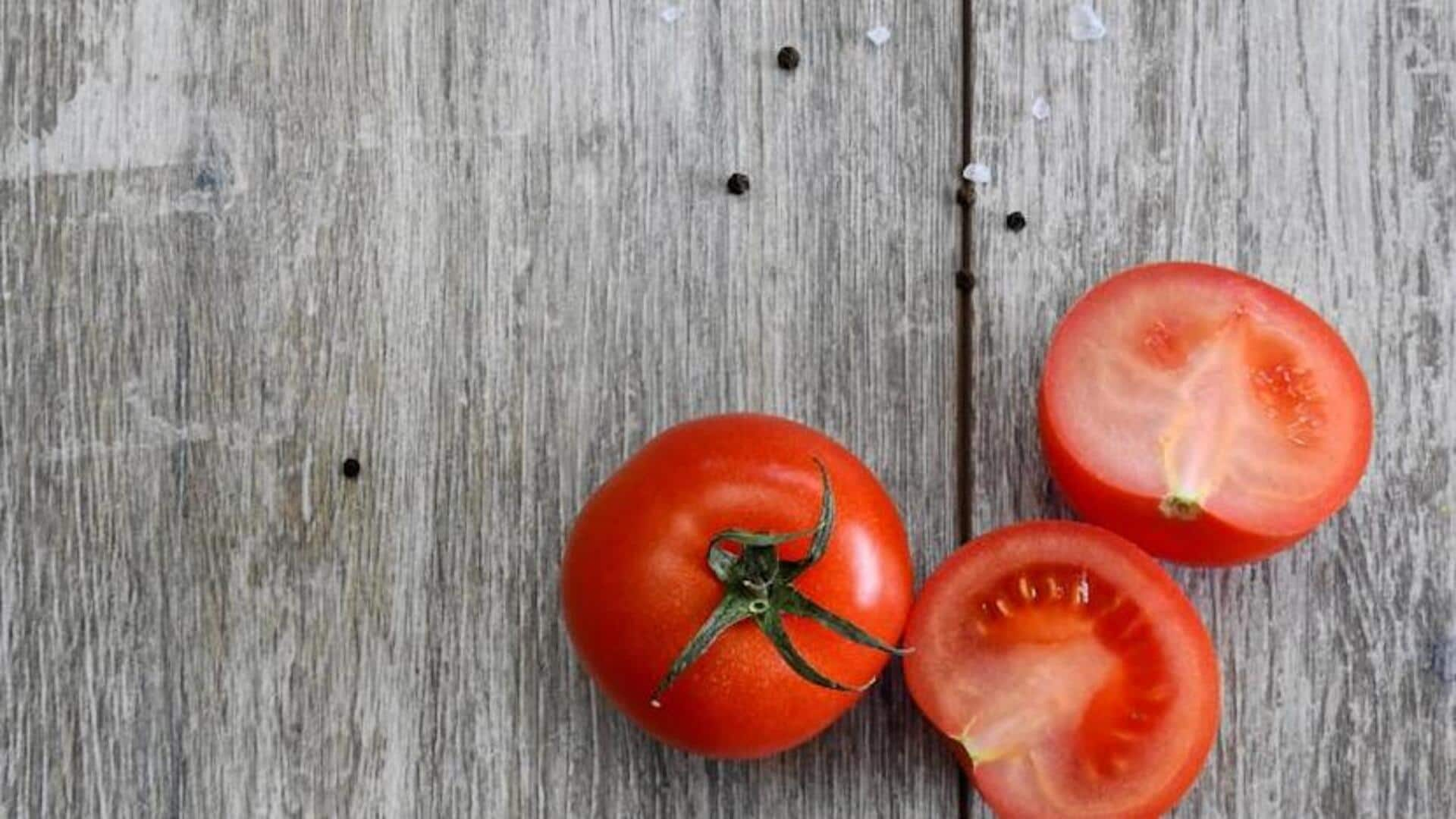 Brightening skin tone with DIY tomato facials