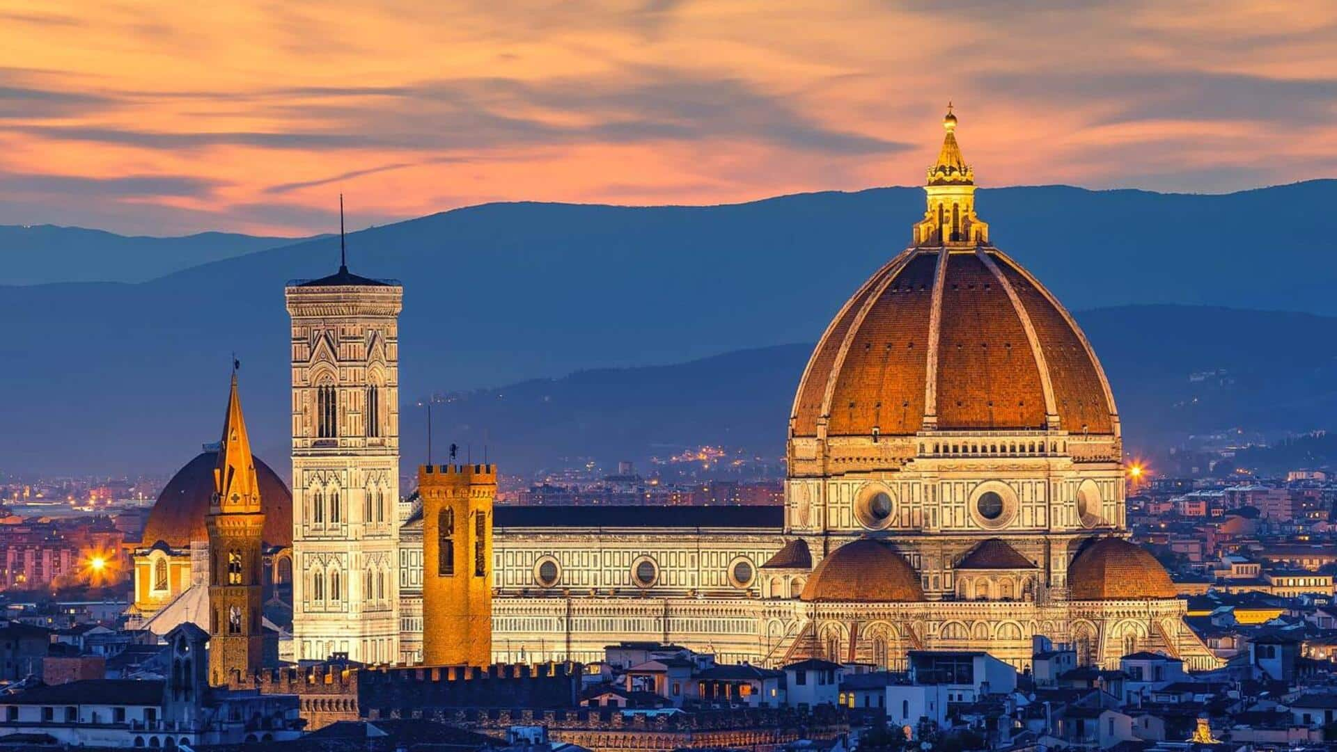 Discover Florence through its frescoes