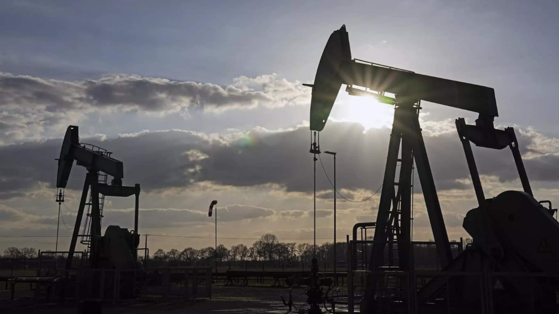 India's petroleum product exports fall 10% in June India's petroleum product exports fall 10% in June