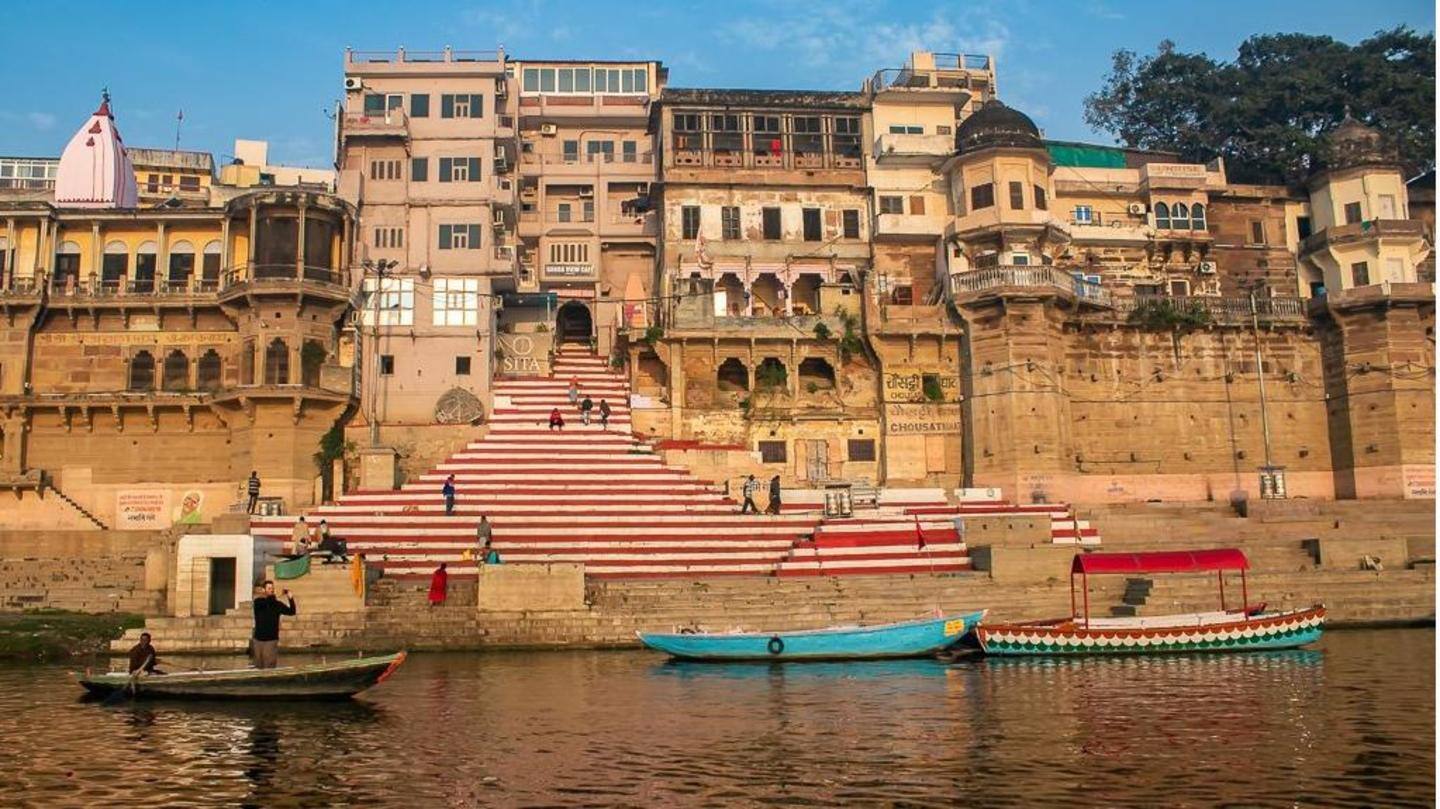 Boatmen on Varanasi ghats had complained of foul stench Boatmen on Varanasi ghats had complained of foul stench