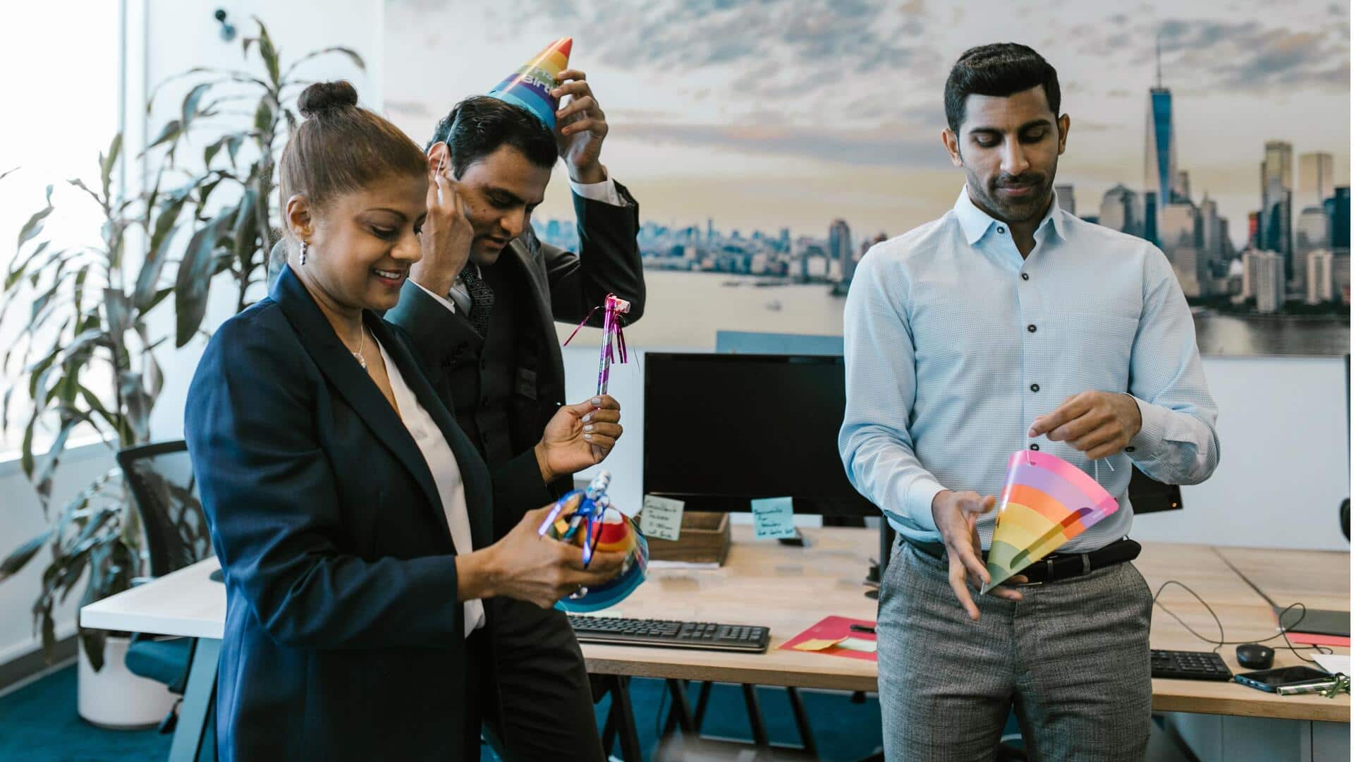 5 fun ways to celebrate work anniversaries