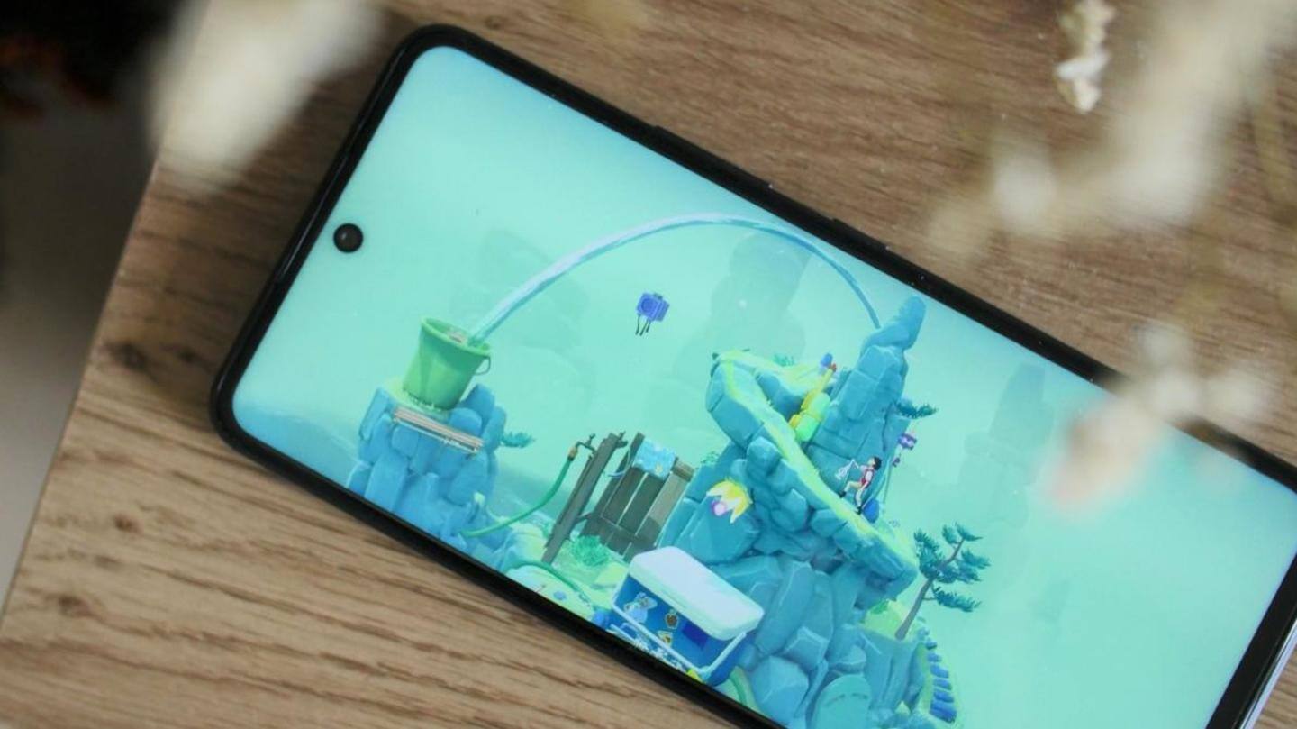 The device has a 6.95-inch Full-HD+ display The device has a 6.95-inch Full-HD+ display