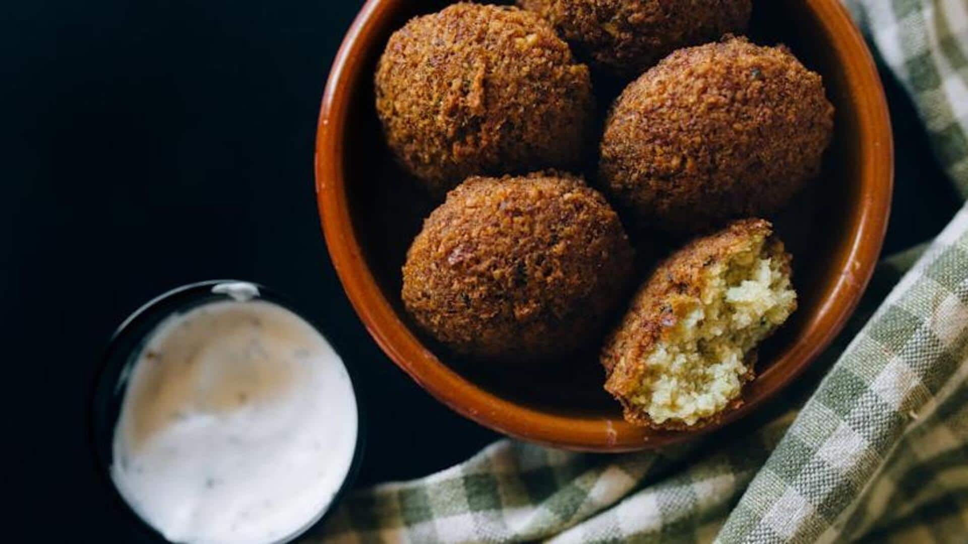 Cook lip-smacking Egyptian falafel in 4 simple steps