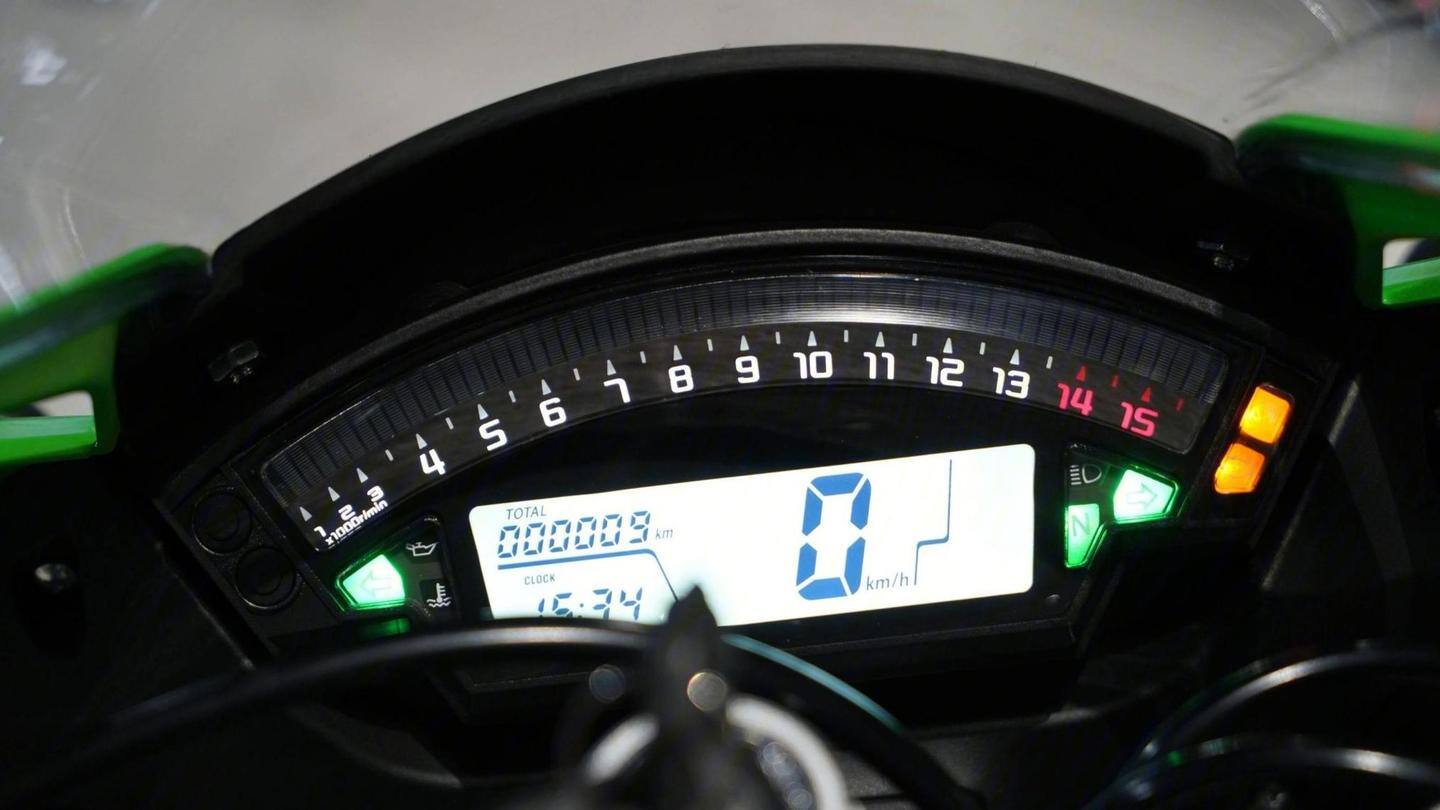 The bike sports a raised windshield The bike sports a raised windshield