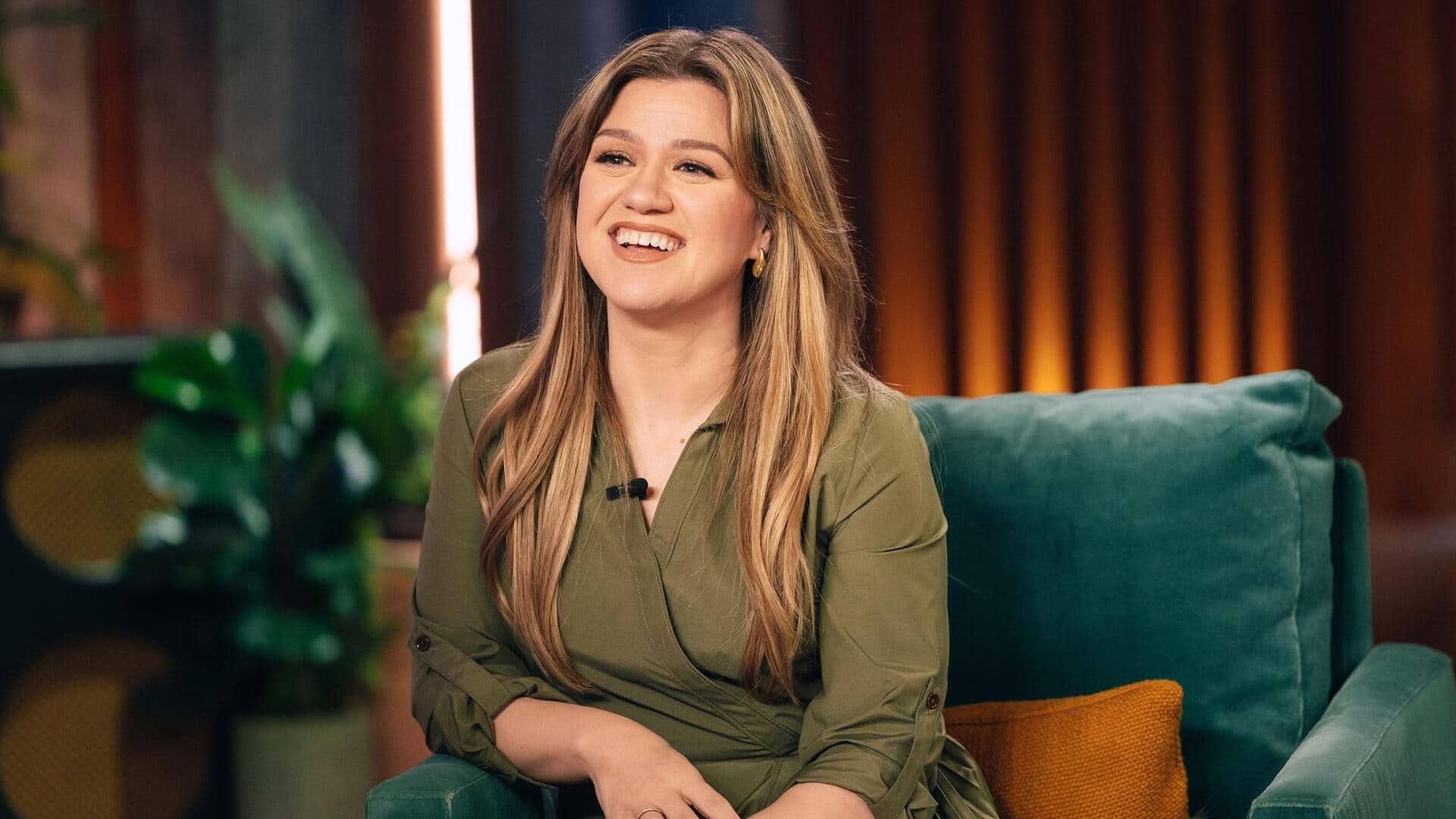 'Fighting hidden battles': Kelly Clarkson is struggling with her voice 'Fighting hidden battles': Kelly Clarkson is struggling with her voice