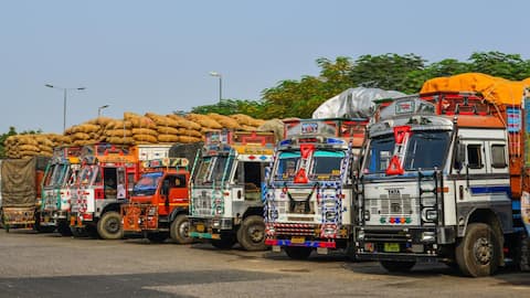 Only BS6 goods vehicles can enter Delhi from November