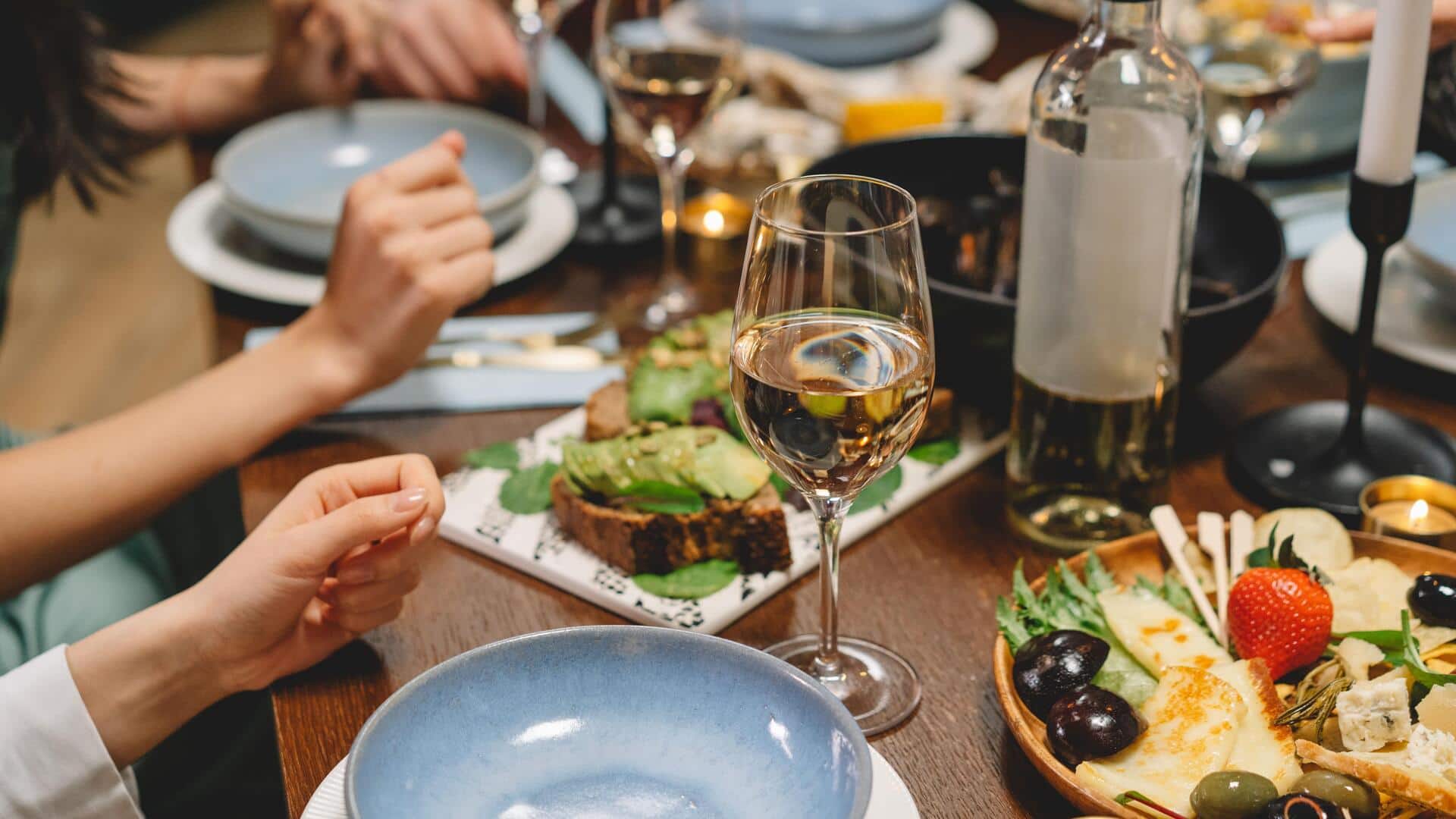 How to host a fun progressive dinner party