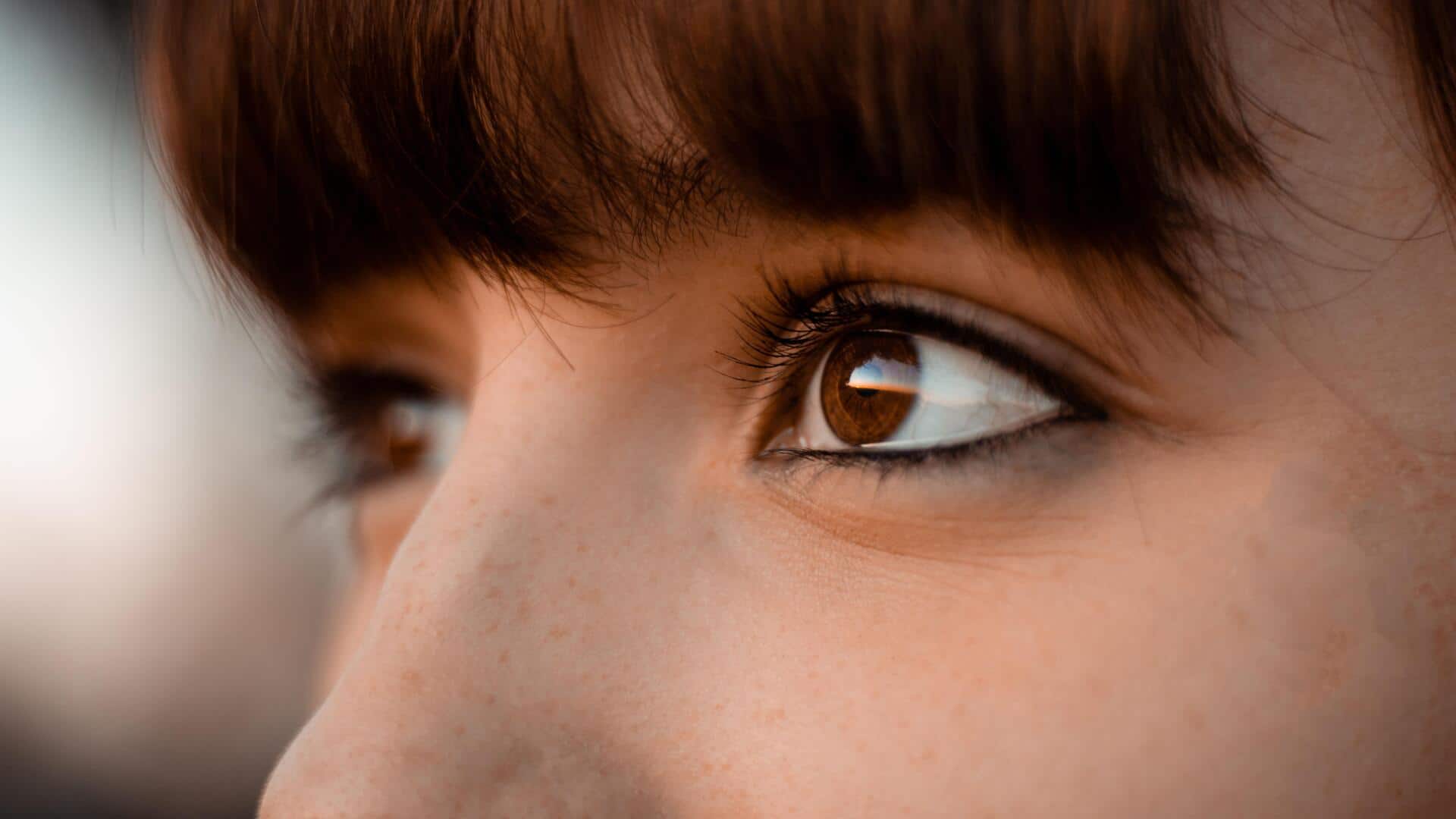 5 nonverbal etiquette tips to make a good impression