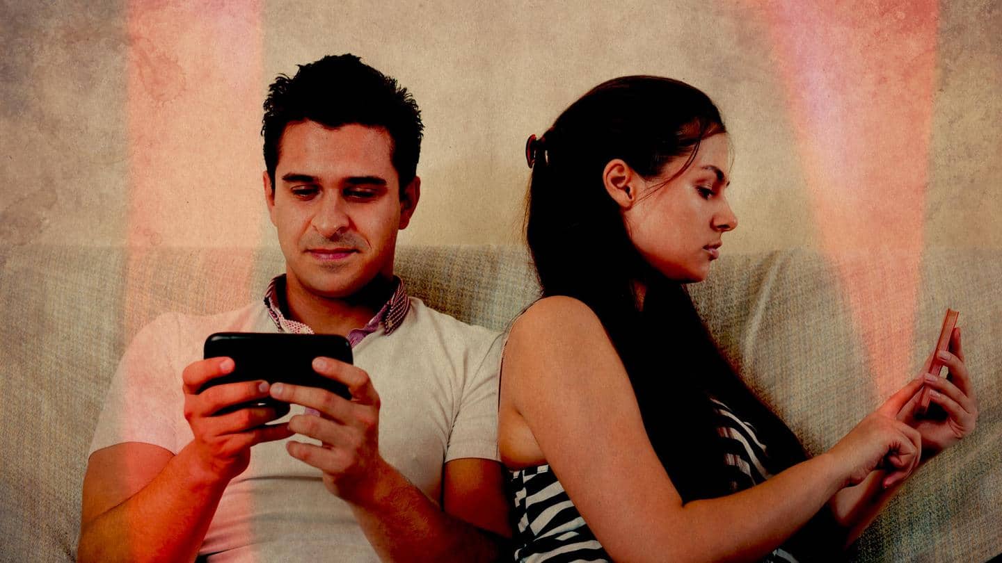 Here's how phubbing affects relationships and the mind
