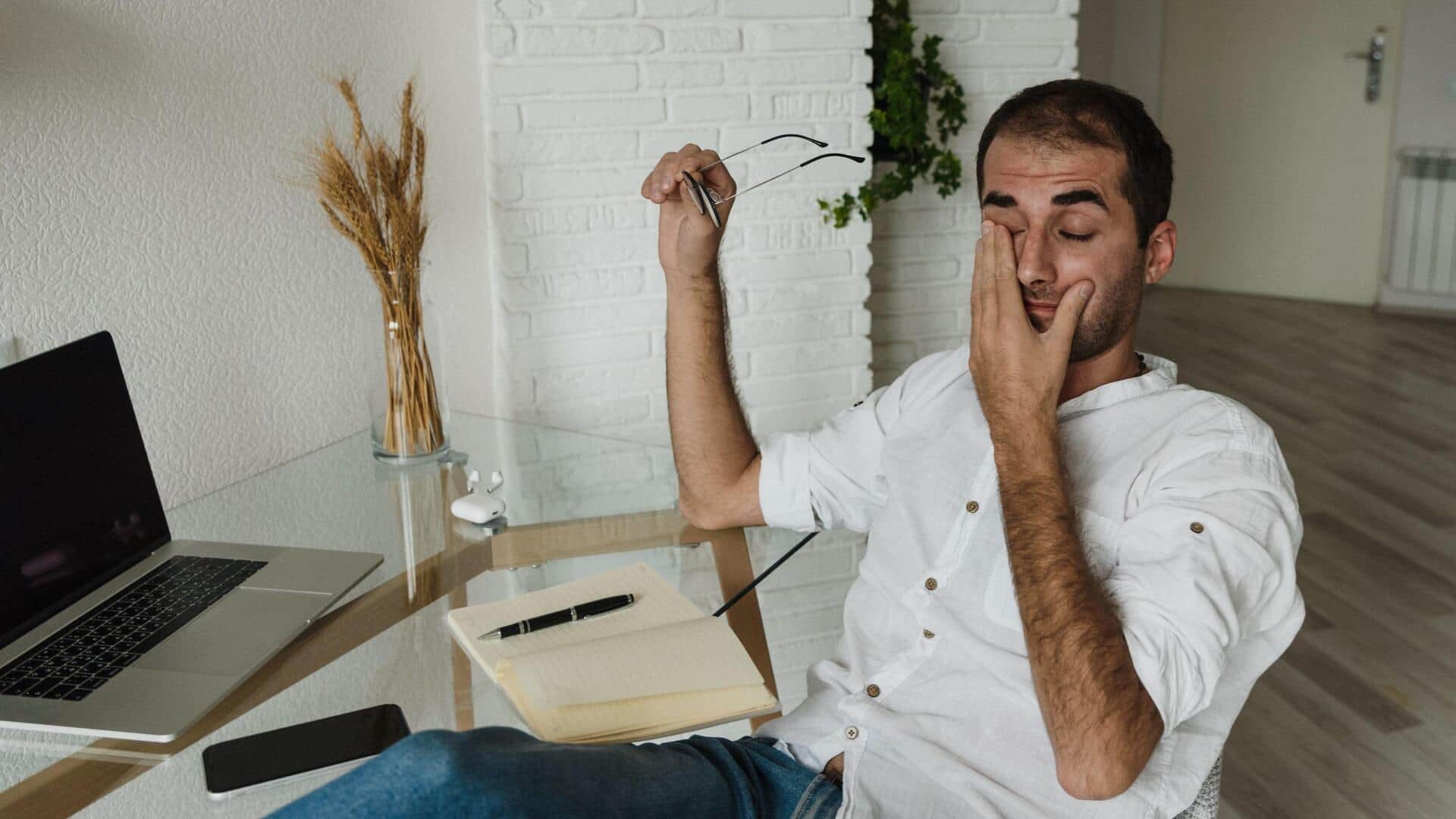 Fix eye strain with these workspace tips
